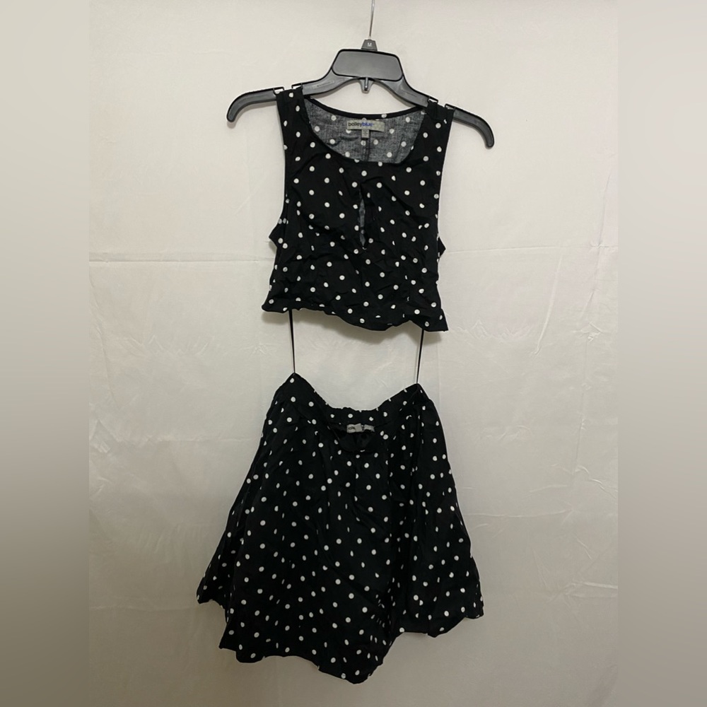 2 piece crop top and fluffy skirt Medium